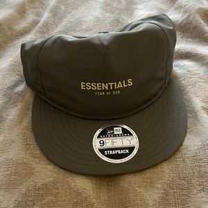Esssentials Misty Morning Hat